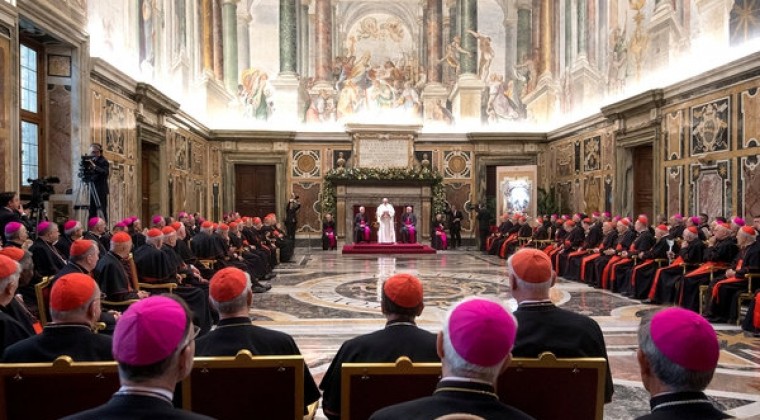 Vaticano recibe pruebas de las orgías, prostitución y sexo virtual de los curas gays