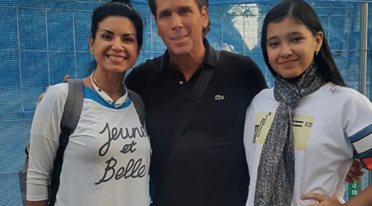 Lorena Azucas presume foto con actor de telenovelas mexicanas