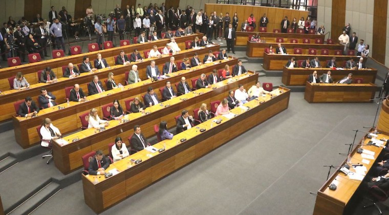 Reiteran que hay votos para aceptar renuncia de Cartes