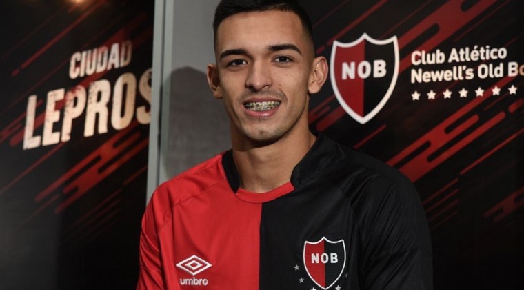 Alfio Oviedo, la nueva carta de gol para Newells
