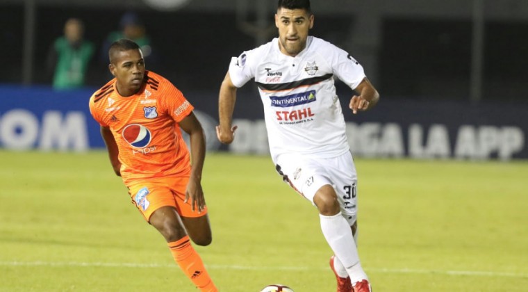 Concede un gol y debe ir a Colombia a buscar el boleto