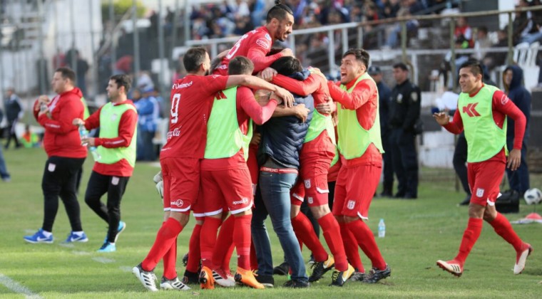 No se rinde nunca y quita provecho de las debilidades del adversario