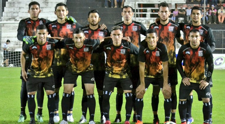 Se baten a duelo en un partido que no tiene excusas