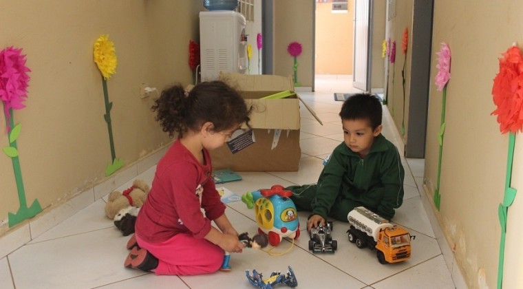 Salud mental se fortalece en la infancia con más juegos al aire libre y menos tecnología