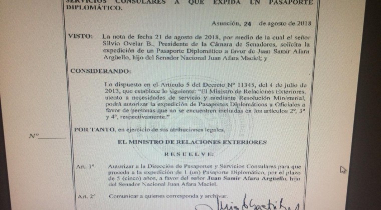 Polémica con pasaportes diplomáticos a políticos y sus familiares, obliga a revisión