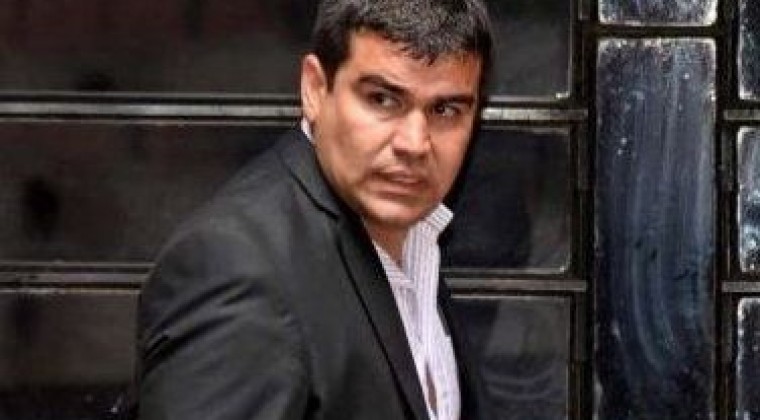 Tras manosear a su traductora y sumir en la vergüenza a Abdo, renuncia el jefe de Migraciones
