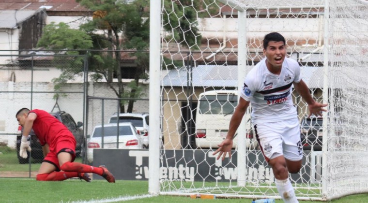 Independiente cae y renace la fe en los auriazules