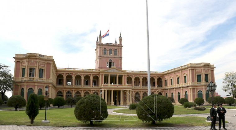 Decretan traslado de dos feriados del 2019
