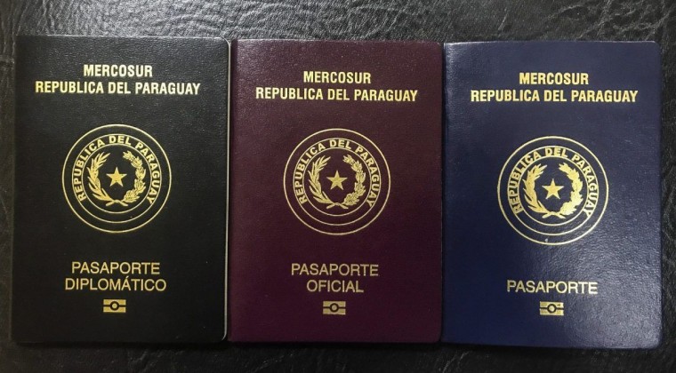 Gobierno prometió modificar reglamento de pasaportes VIP pero quedó en oparei