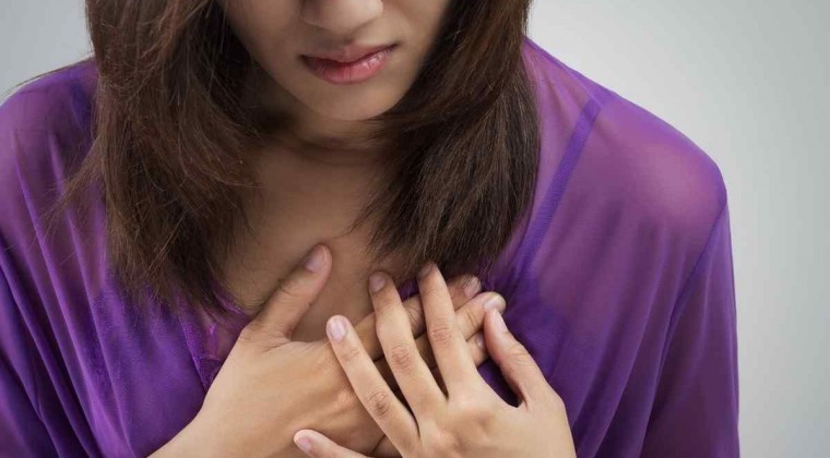 Lo que mata a una de cada 3 mujeres: dolencias ‘raras’ que día a día están al acecho