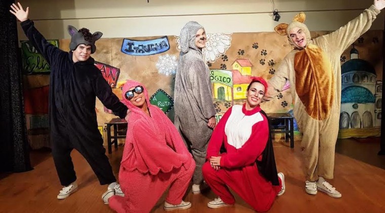 Sube a escena “Delmer, una aventura canina”