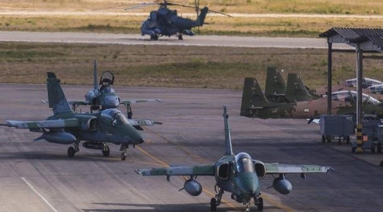 Comando aéreo conjunto para combatir a narcos, propone Evo Morales al gobierno