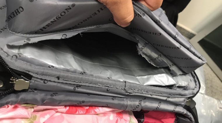 Detienen a paraguaya en aeropuerto de Foz con carga de cocaína