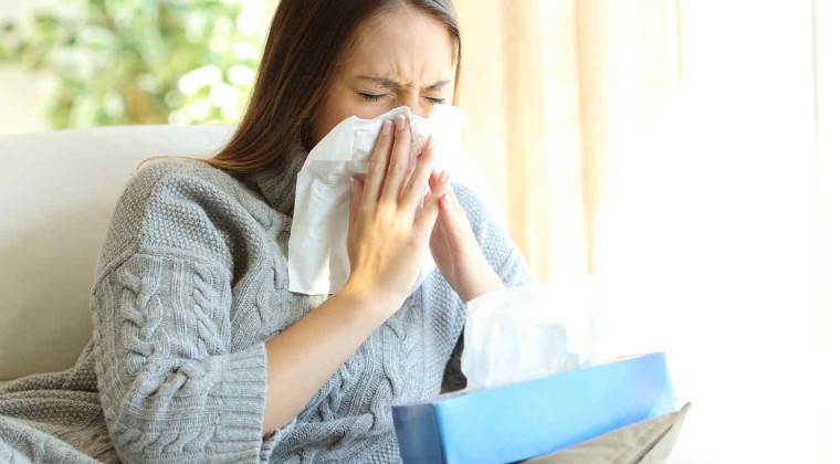 Si hay fiebre, cuadro respiratorio debe recibir tratamiento médico