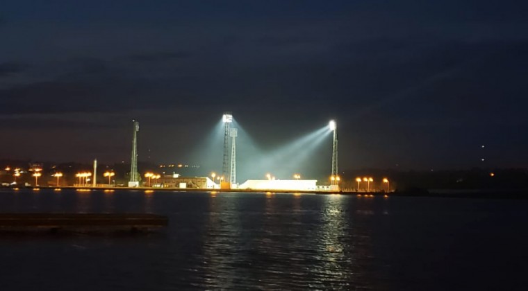 Prueban potencia de las lumínicas del futuro estadio de Encarnación