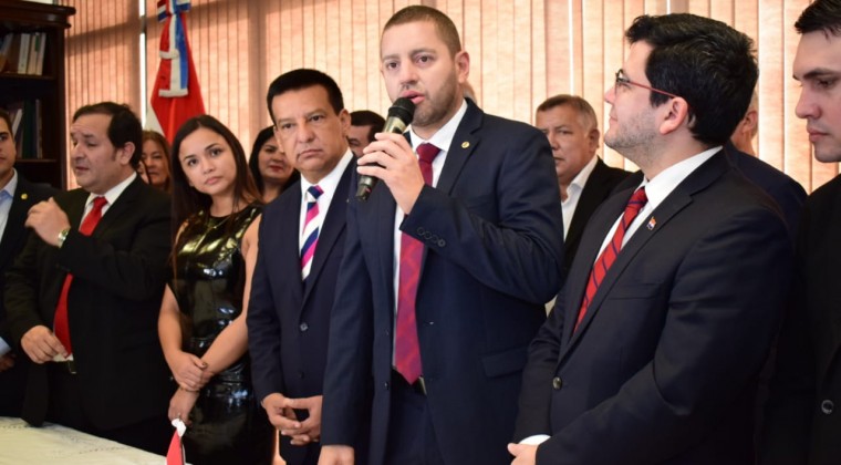Colorados unifican bancadas y eligen a Alliana, Samaniego y Mineur para mesa directiva