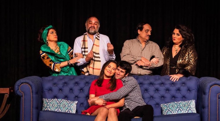 Comedia teatral “A la Luz” sube a escena este sábado