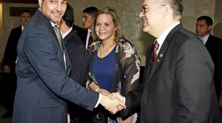 ¿Cobra por reunión con Abdo? Ullón en el ojo de la tormenta: “De todo se dice de él…”