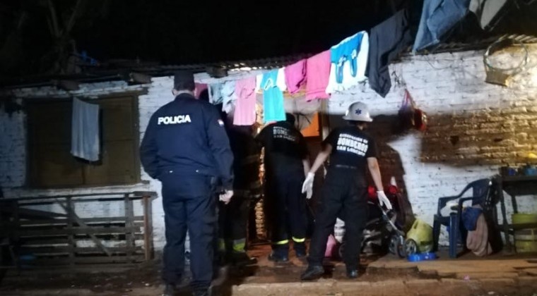 Ebrio reclamó la cena y su mujer le clavó en los testículos con un destornillador