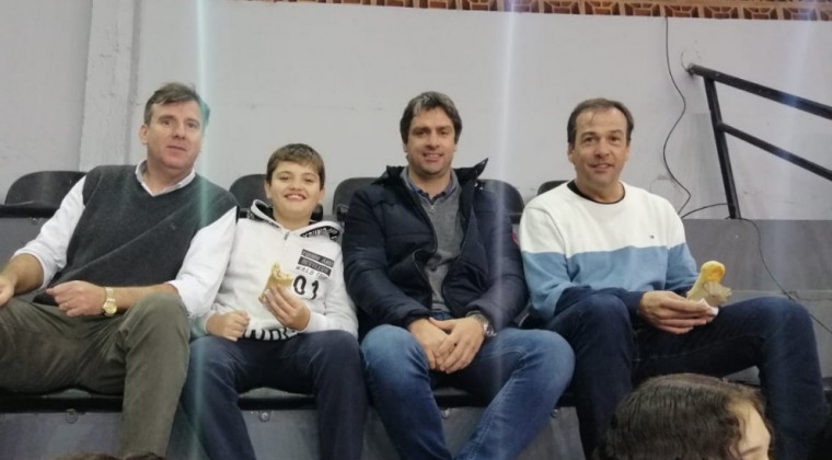 Palpita con el clásico pero conserva la neutralidad