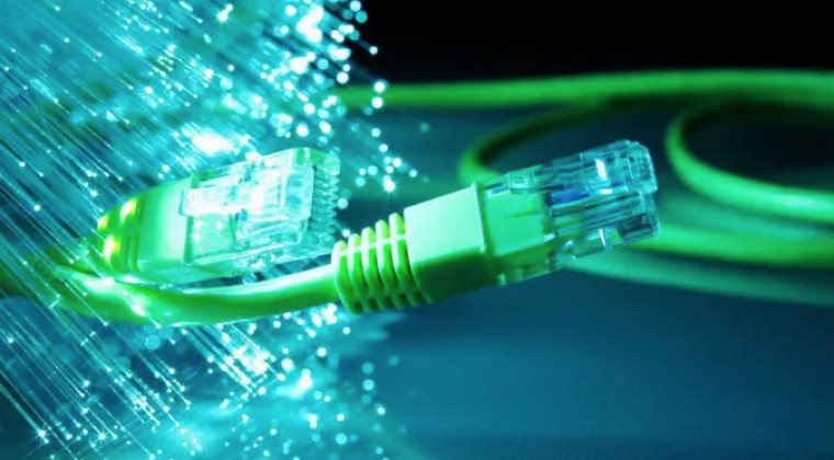 Millonaria red de fibra óptica: cinco meses de retraso por desidia del Mitic