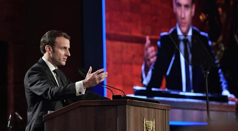 El Gobierno francés veta el uso de una polémica granada lacrimógena