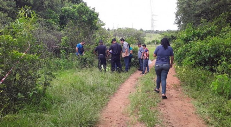 No descartan feminicidio: en baldío hallan cadáver de una joven mujer