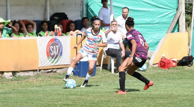 Paraguaya se manda un golazo en Argentina