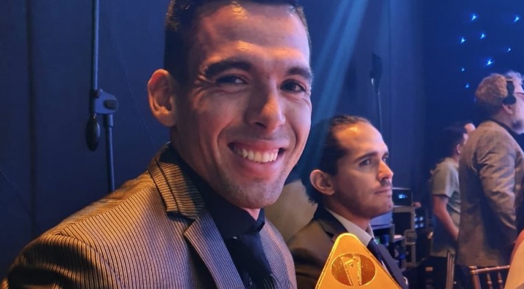 Arnaldo Giménez se adjudica el Guante de Oro en Bolivia