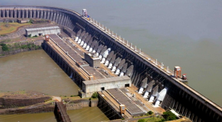 Más dinero para Salud: Itaipú transfiere G. 3.000 millones con recorte de sueldos