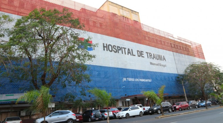 Funcionarios del Hospital del Trauma anuncian cierre de Avda. Gral. Santos