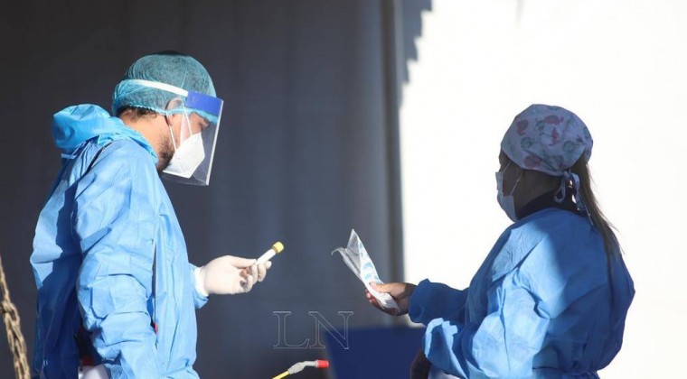 Gratificación especial al personal de blanco en etapa avanzada, según Salud