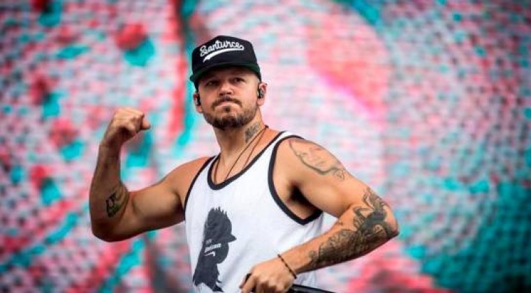Residente presenta su nuevo sencillo y videoclip “Hoy”