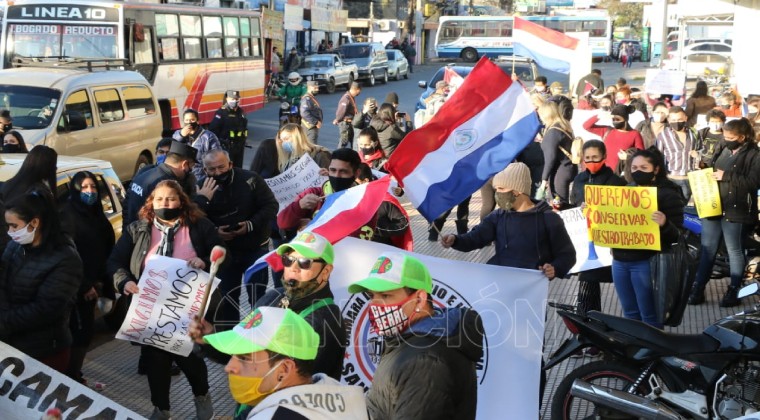 Comerciantes de San Lorenzo protestan contra cierre de negocios y piden acceder a créditos