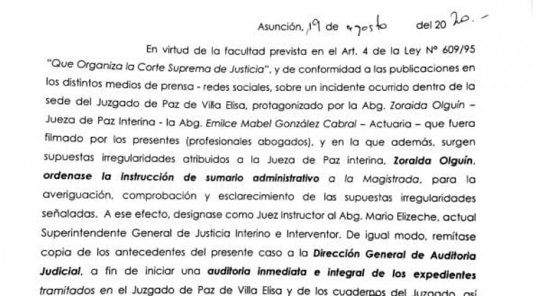 Jueza de Paz es sumariada por obligar a su actuaría a firmar un documento de contenido falso
