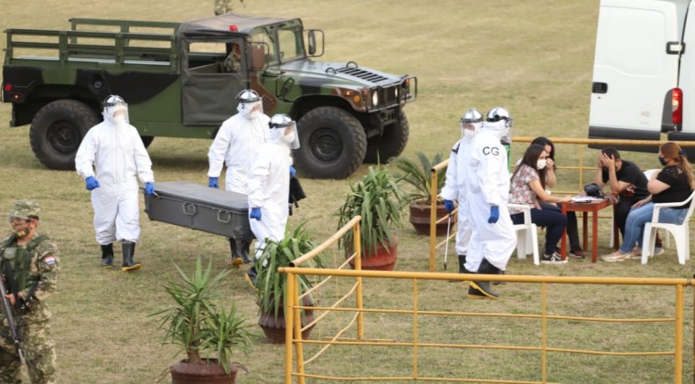 Continúan los adiestramientos a militares para levantar cadáveres