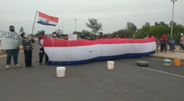Ante la falta de agua, pobladores se manifestaron en la Costanera de Asunción
