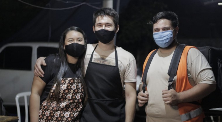 Con una parrilla y un tatakuá, nació un emprendimiento durante la pandemia