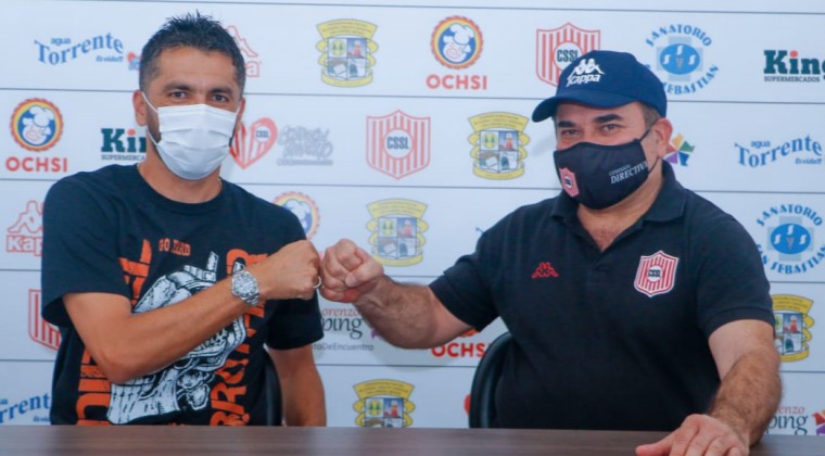 De una punta del país a otra: Salcedo ya es delantero de San Lorenzo