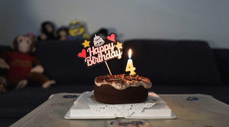 Sin cumpleaños infantiles, con restricciones en velorios, pero sí actos de colaciones