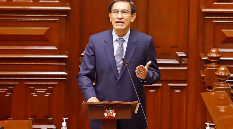El Congreso peruano destituye al presidente Martín Vizcarra por “incapaz moral”