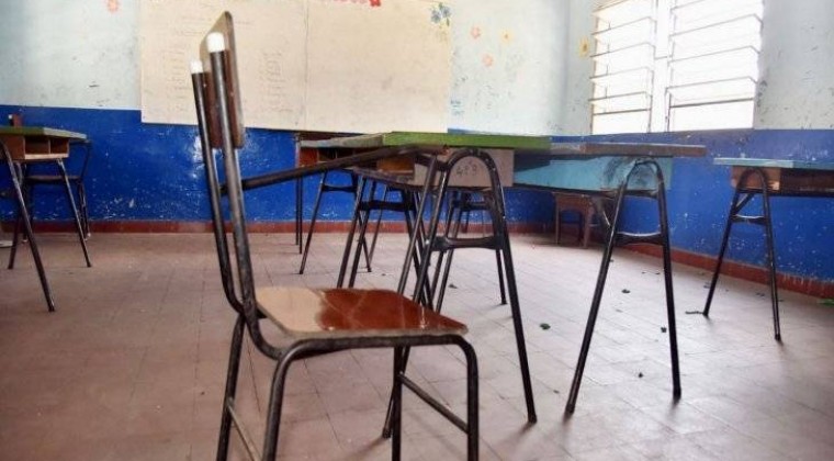 Ministro de Salud, a favor de “clases híbridas” en 2021 pero solo para la primaria