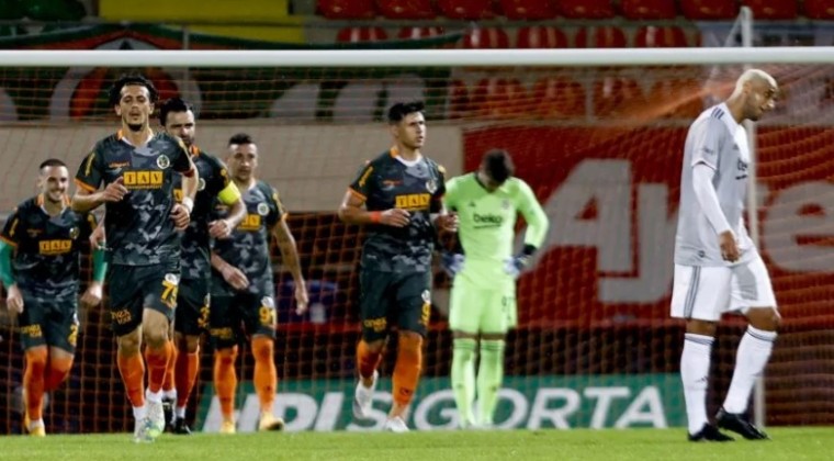 El equipo de Bareiro bajó a uno de los grandes y llegó a la punta