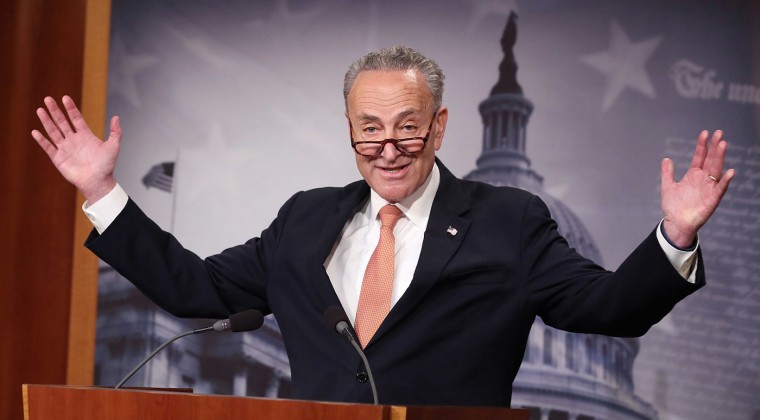 El líder demócrata del Senado llama a destituir a Trump