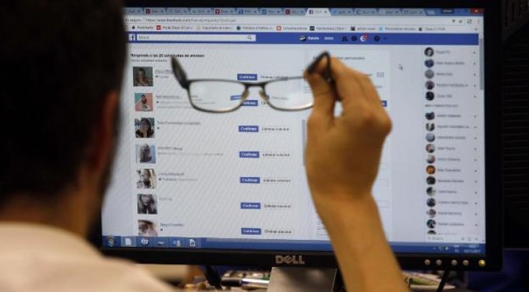 La Policía habilitó el número *377 para denuncias de sextorsión