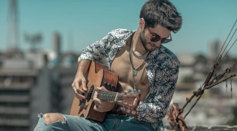 Acho Laterza y un ciclo de nuevas canciones
