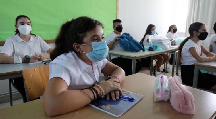 Salud recomendará clases virtuales en municipios que registren alto índice de circulación viral