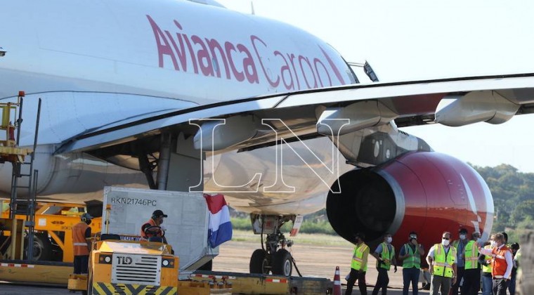 Covid: senadores piden que Salud publique los nombres de los vacunados