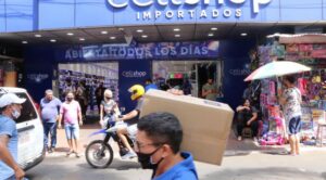 Cuarentena estricta es letra muerta en microcentro de Ciudad del Este