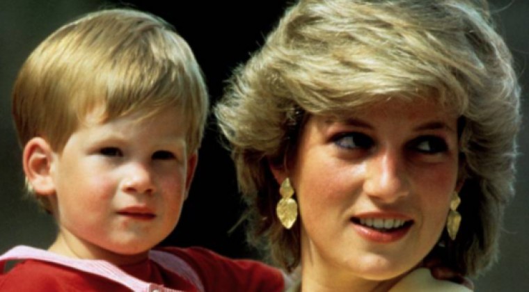 El príncipe Enrique habla de la pérdida de su madre en un libro para niños